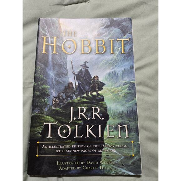 The Hobbit illustrated edition paperback - Picture 1 of 10